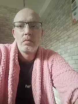 Cedric7653 online show from March 28, 10:37 am