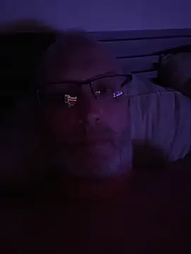 Cedric7653 online show from July 6, 9:37 pm