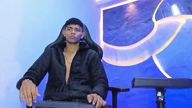 Sex Boy 33  online show from November 26, 6:05 am