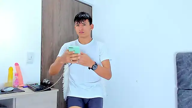 Nicolas Torres  online show from November 18, 7:12 am