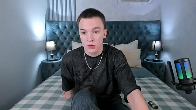 Derek Banville online show from November 5, 8:38 am