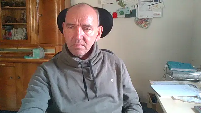 Lutzi1970 online show from November 3, 11:03 am