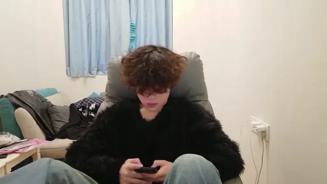 L1kuto online show from February 4, 10:10 am