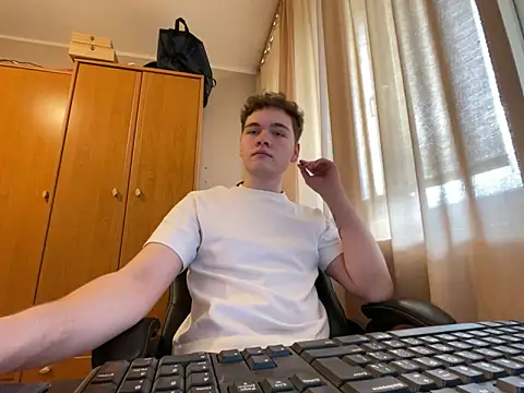 danielxfun online show from March 13, 1:41 pm