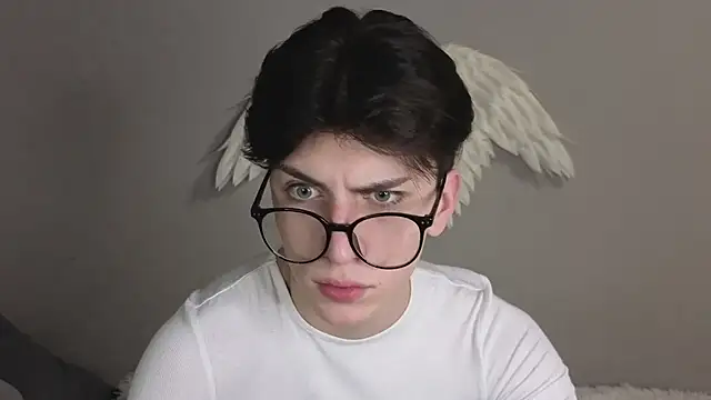 Oliver star boy  online show from November 21, 5:34 pm