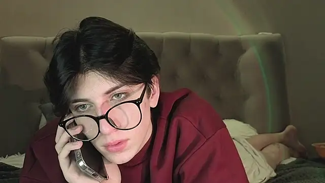 Oliver star boy  online show from February 13, 7:41 pm