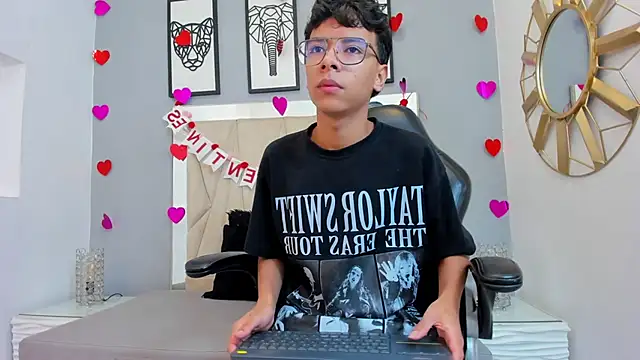 adams bobby online show from February 15, 11:29 am