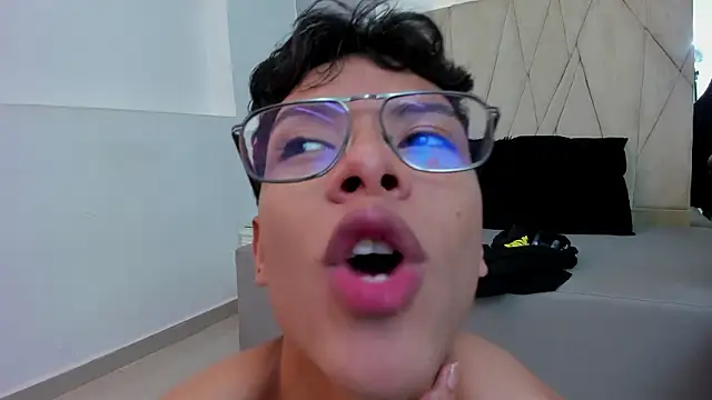 adams bobby online show from February 6, 11:51 am