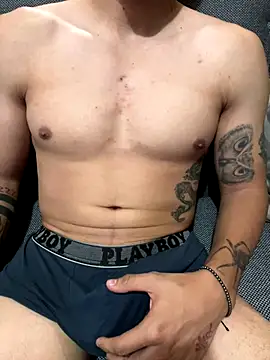 AlejandroRMC online show from October 27, 10:56 pm