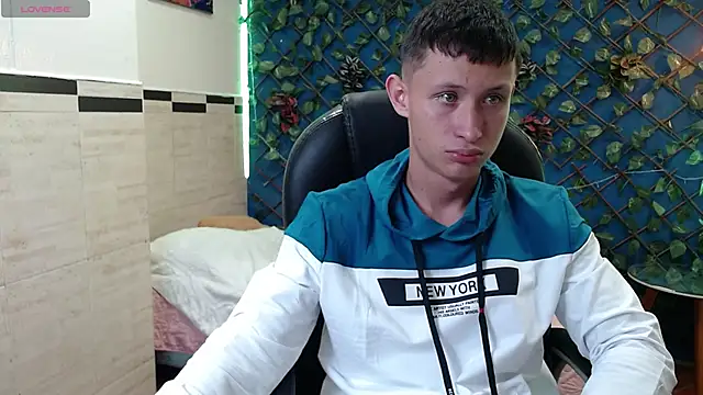 Garuo 18 online show from November 12, 3:12 am