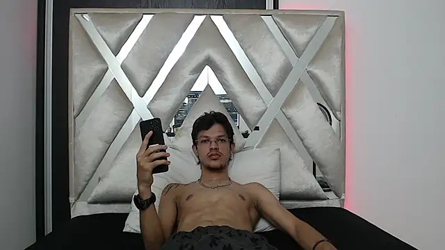 BrayanOconer08 online show from November 16, 5:31 am