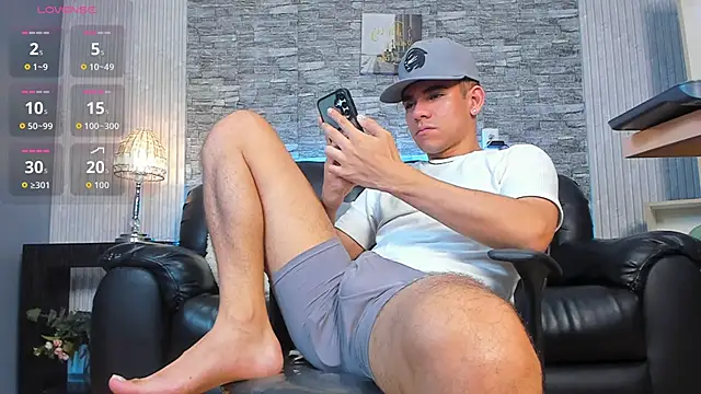 zack joness18 online show from March 5, 5:14 am