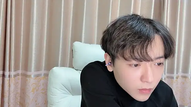 xiaoxiao1025 online show from October 29, 12:52 pm