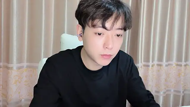 xiaoxiao1025 online show from November 4, 1:23 pm