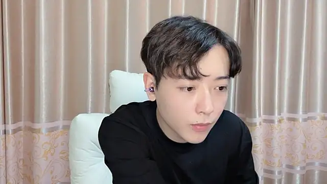 xiaoxiao1025 online show from November 3, 1:03 pm