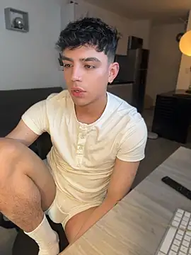 aronnhidden online show from June 25, 3:53 am