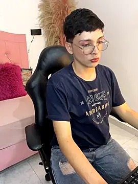 LiamHeat  online show from November 6, 5:43 am