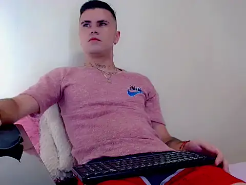 Sebastian Loaiza online show from November 28, 11:17 pm