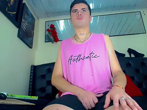 Sebastian Loaiza online show from November 8, 8:12 pm