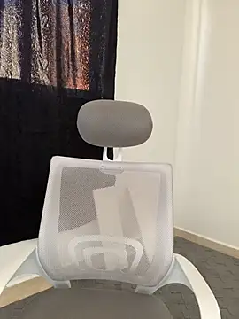 Who-am-I-201 online show from November 6, 2:53 pm