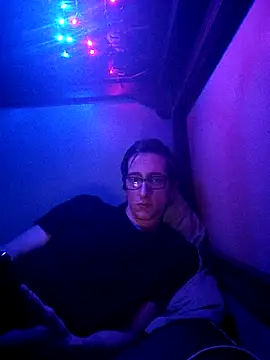 Rockyhemp1 online show from December 15, 3:25 am