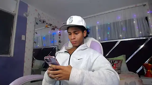 Santy bigcock 01 online show from June 3, 1:40 am