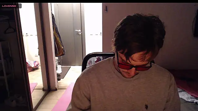 lucky swimmer online show from December 3, 5:52 pm