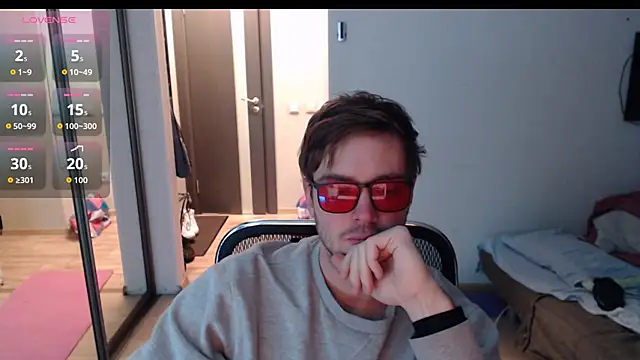 lucky swimmer online show from December 4, 5:53 pm