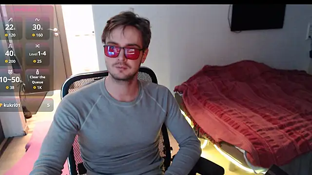 lucky swimmer online show from December 5, 6:04 pm