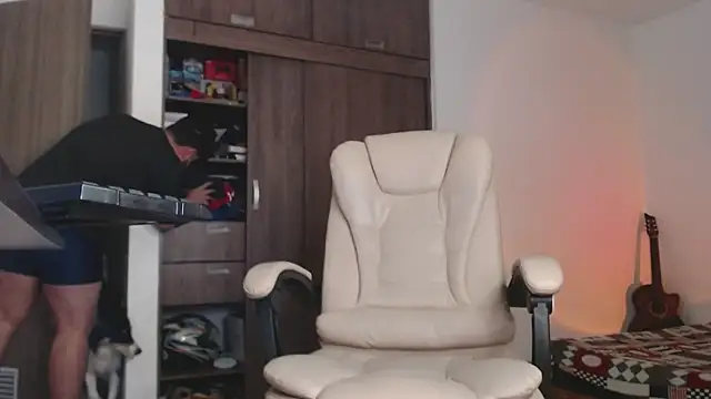 Dante Bonett online show from November 10, 9:42 pm