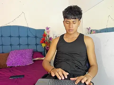 Valentino Lane online show from January 6, 2:26 am