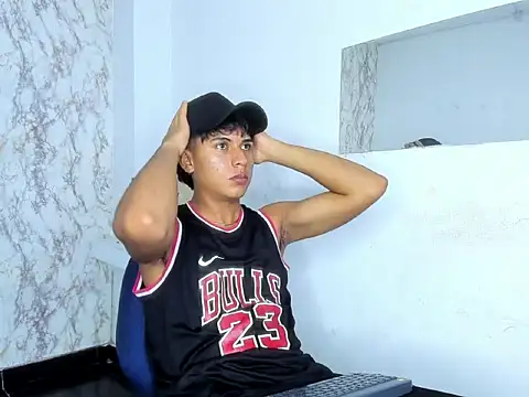 Valentino Lane online show from February 13, 2:07 am