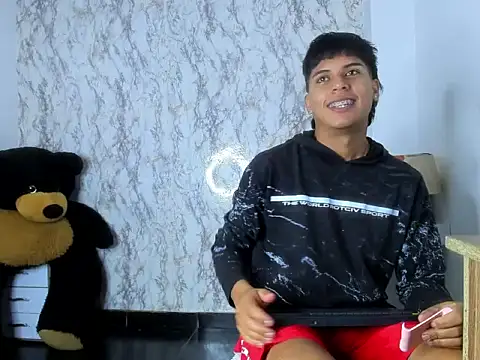 Valentino Lane online show from February 20, 6:26 am