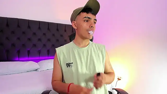 NicoKingg  online show from January 19, 1:02 pm