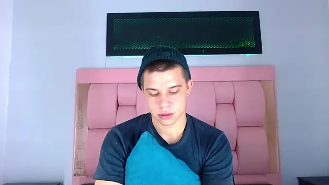 Liam York  online show from November 27, 7:50 pm