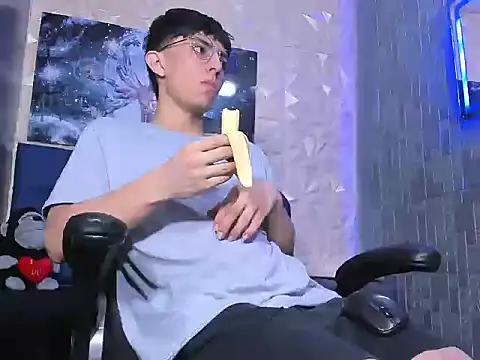 ElanGiraldo online show from April 10, 10:06 pm