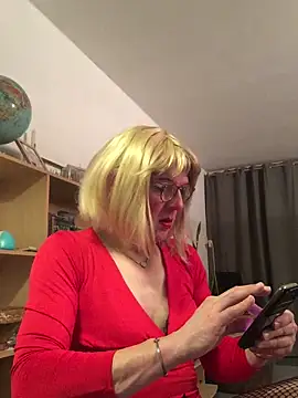 simone xdressing online show from February 1, 7:23 pm