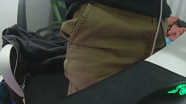 Calavera2001 online show from January 14, 4:17 am