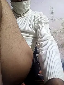 Q1W3E4 online show from November 13, 5:39 pm