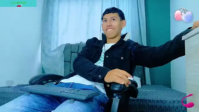 FelipeGonzalezz online show from November 14, 1:34 pm