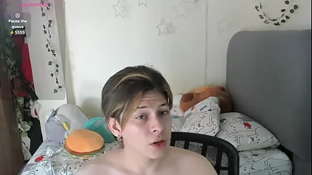 Felix kitty online show from November 14, 8:21 pm