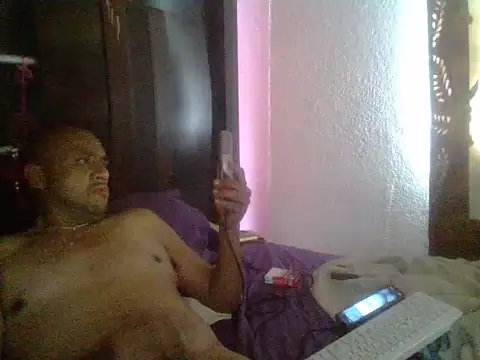 pareja4018 online show from November 24, 6:31 pm