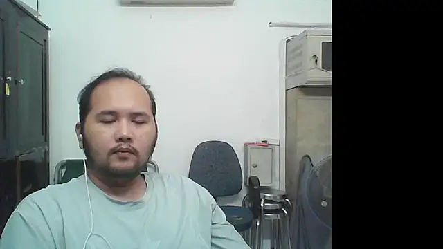 linhlinhthan online show from February 20, 2:30 pm