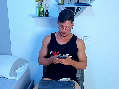Nolan joness online show from June 9, 2:52 pm