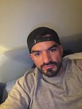 piggylatino online show from March 30, 12:00 am