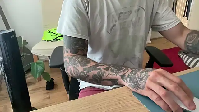 TattedUpSir online show from June 19, 12:43 pm