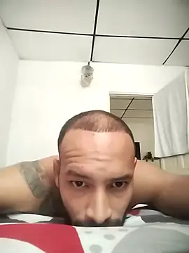 Max M0del online show from April 4, 3:20 pm