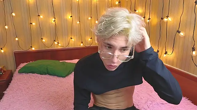 Adrian Collinss online show from November 14, 7:48 pm