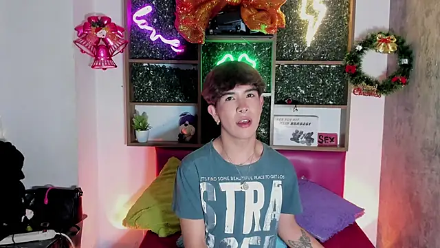 Angeldust19 online show from December 5, 3:24 am