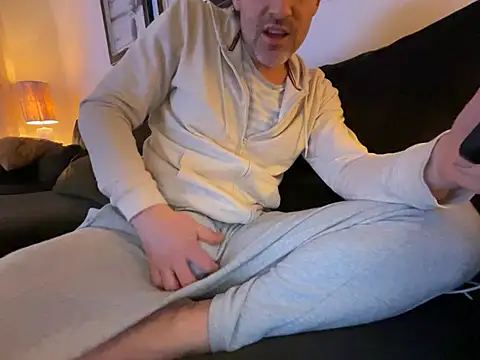 Brandonn1989amateur online show from February 22, 8:10 pm